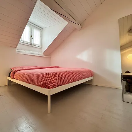 Pergolesi Nest - Authentic - Station Mediolan