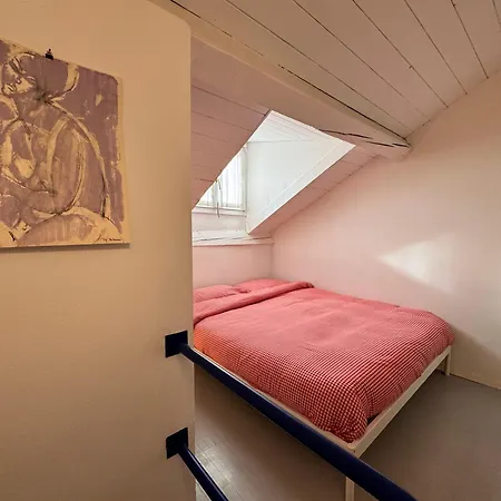 Pergolesi Nest - Authentic - Station * Mediolan