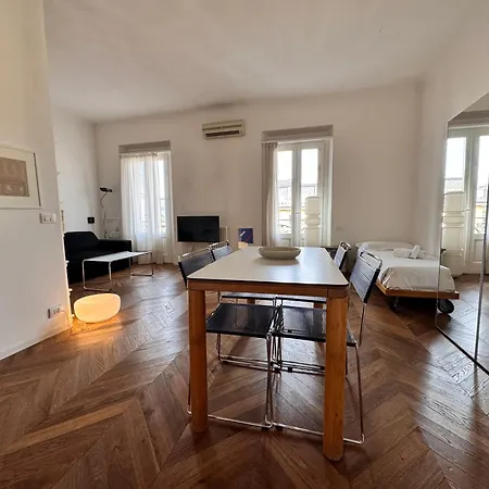 Pergolesi Nest - Authentic - Station Apartament