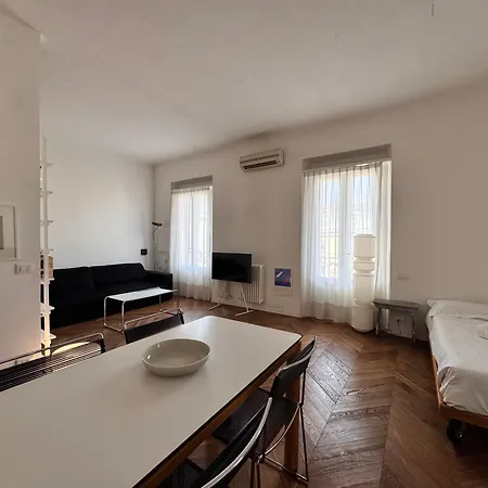 Pergolesi Nest - Authentic - Station Διαμέρισμα *