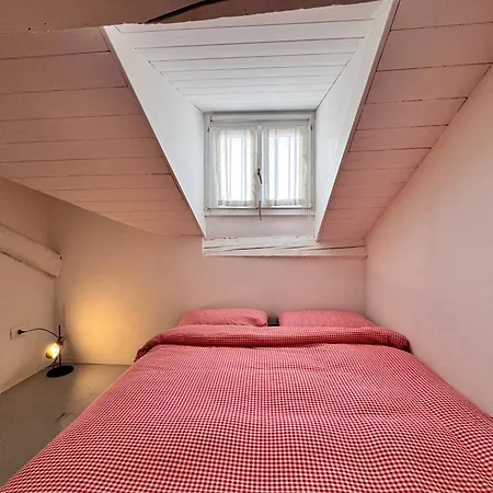 Pergolesi Nest - Authentic - Station *