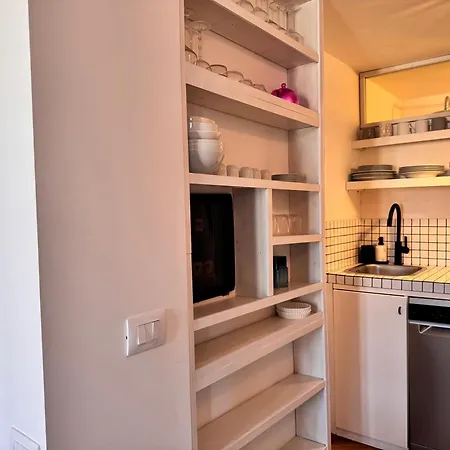 Pergolesi Nest - Authentic - Station