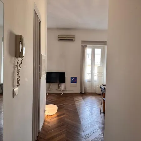 Pergolesi Nest - Authentic - Station Διαμέρισμα